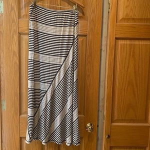 !! Price Drop !! Geometric cotton poly knit skirt